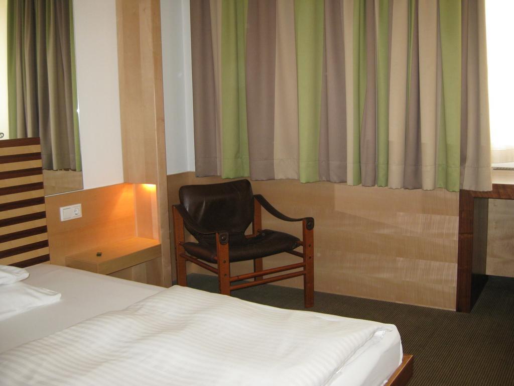 City Hotel Λιντς Εξωτερικό φωτογραφία